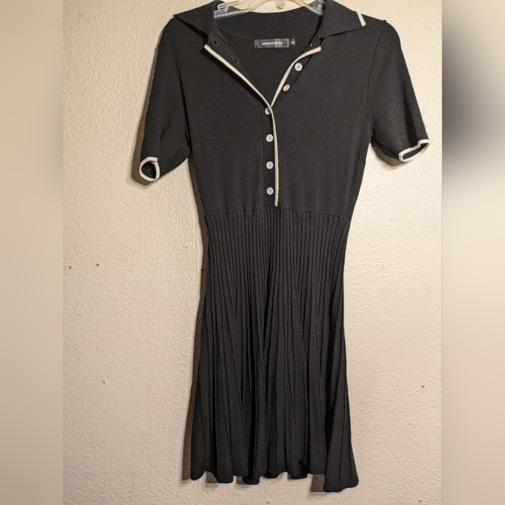 Merokeety Black Pleated Sheath Dress with Notched Collar